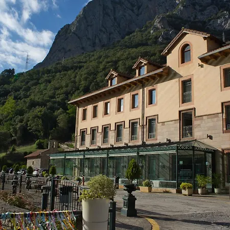 Balneario La Hermida